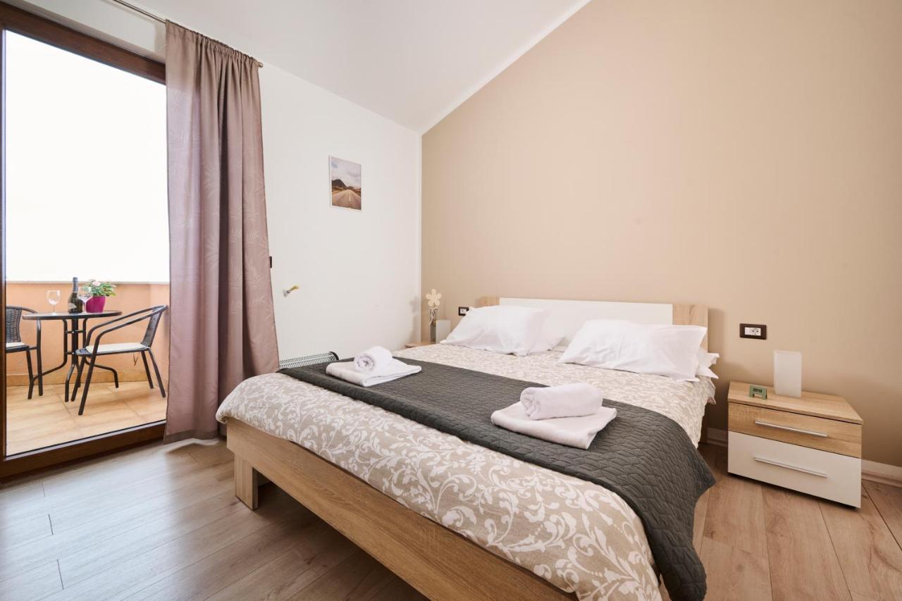 Aisha Apartment Brtonigla Luaran gambar